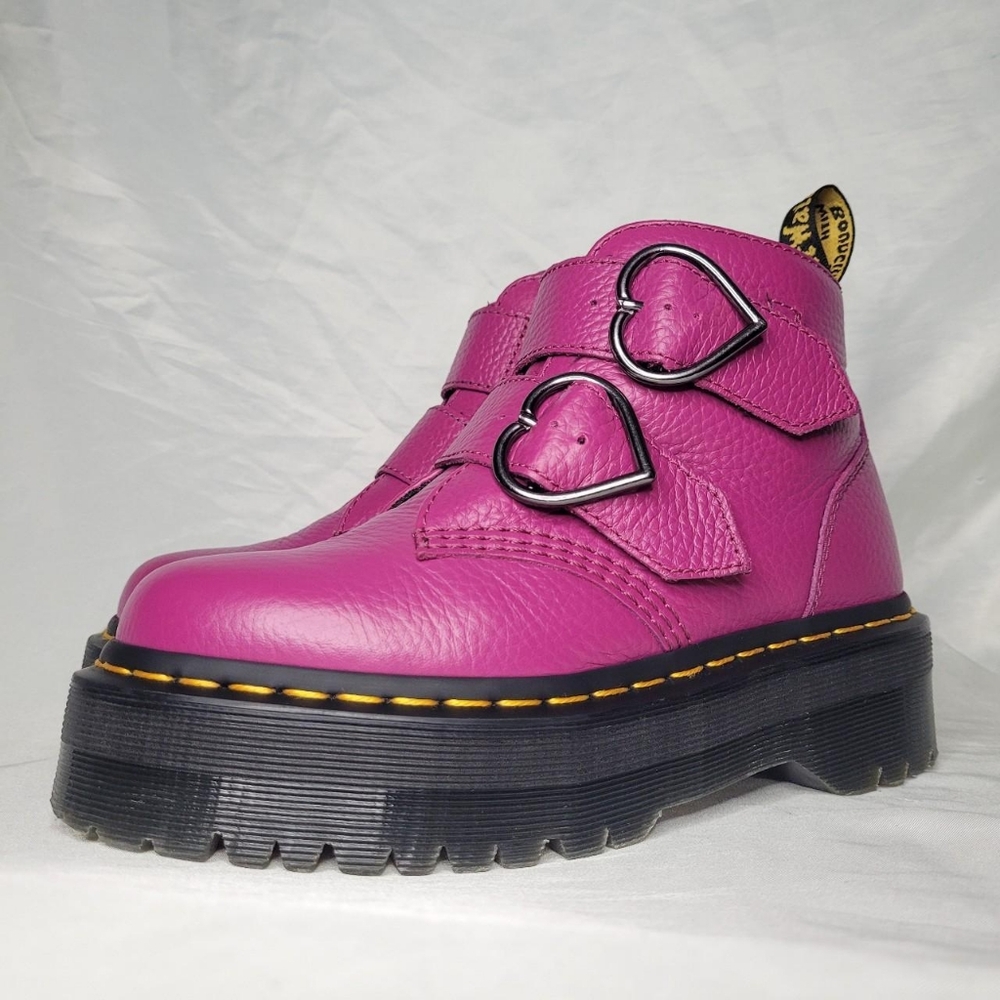 Dr. Martens Devon Heart leather platform boots  in Fuschia Pink